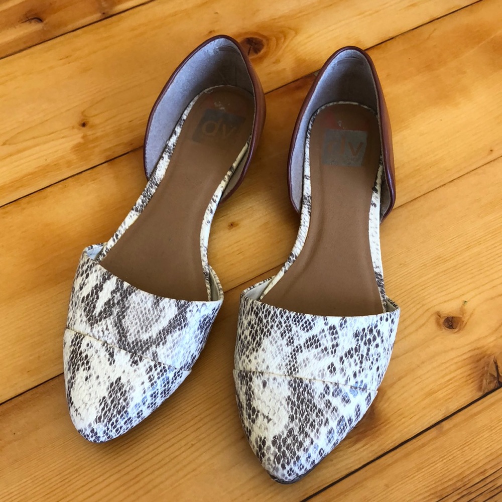 Snakeskin flats